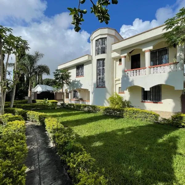 Mudzini gardens - Luxury villa with a pool, hotell sihtkohas Mombasa