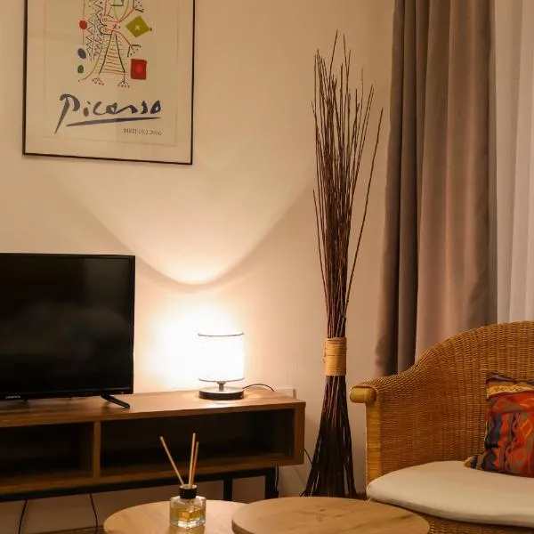 Urban Luxury Studio - Free Parking, hotel a Skopje