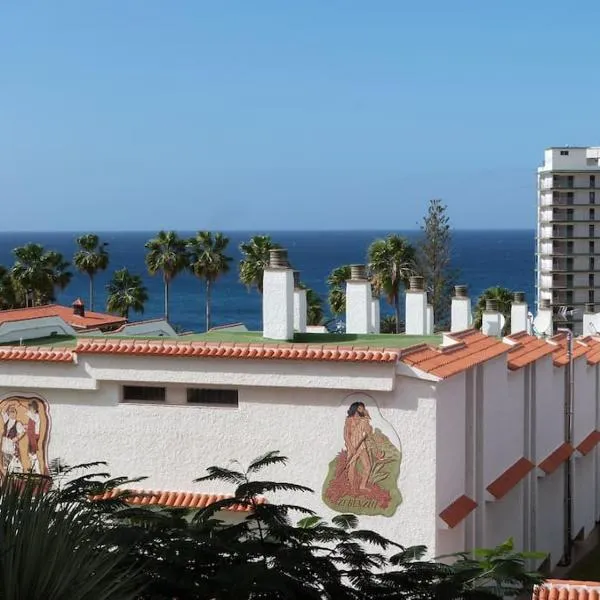 Marcos y Tota, hotel v destinaci Punta del Hidalgo
