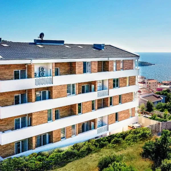 Apartments Magic box II, hotel in Utjeha