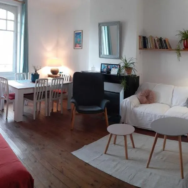 Grand 3 pieces en centre-ville, hotel in Mont-de-Marsan