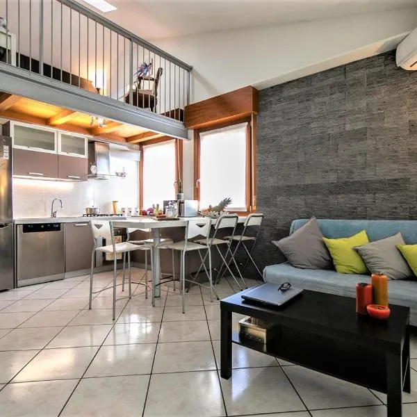 Casa Mia ,APT WiFi e Parcheggio nel cuore del Friuli, hotel v destinaci Osoppo