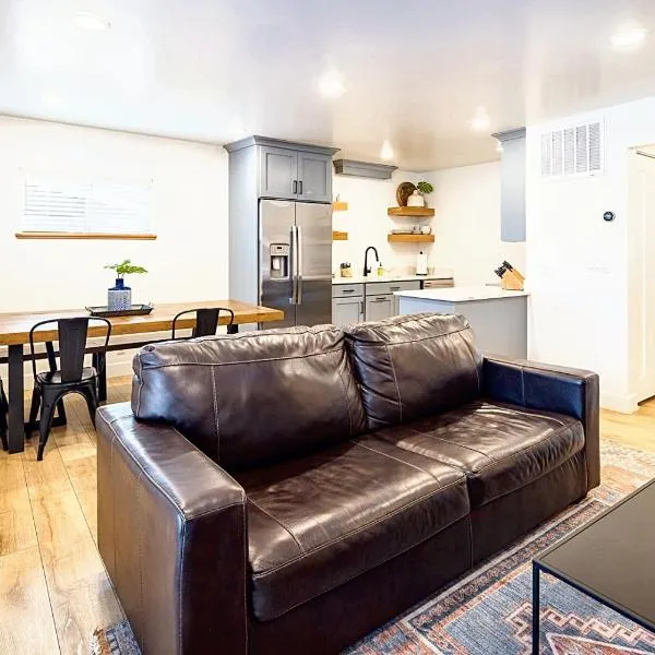 Near Downtown Stylish 2BR With Amazing Patio #1, hotel v destinaci Moab