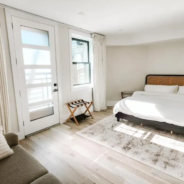 Private Modern Luxury Suite in Historic Stone Home, hotel ve Washingtonu