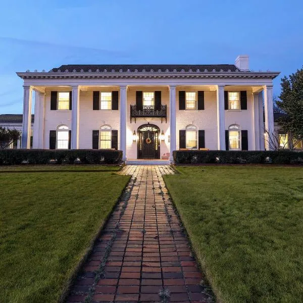 Wood Manor Guest House, hotel v destinaci Tuscaloosa