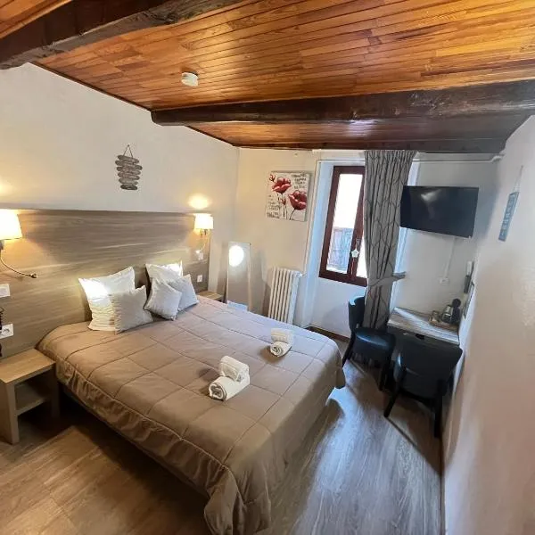 Hôtel Du Cheval Blanc Barcelonnette, hotel v destinácii Barcelonnette