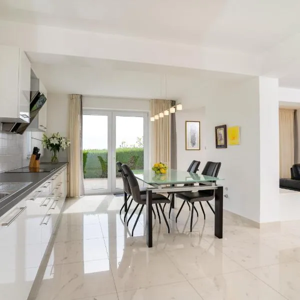 Garden Rab、ラブのホテル