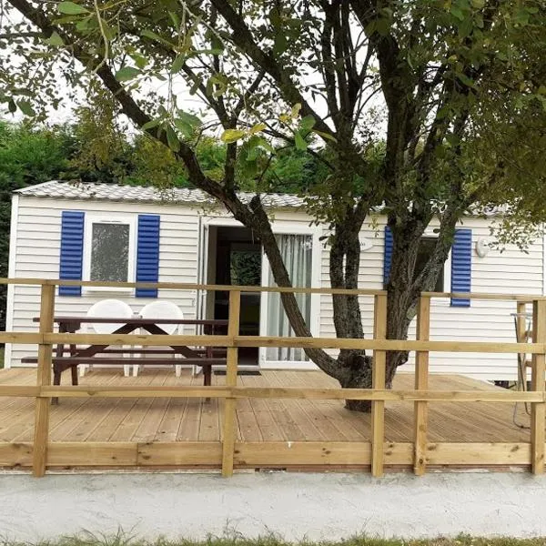 Les Mobile home de KERROYAL, hotel v destinaci Garlan