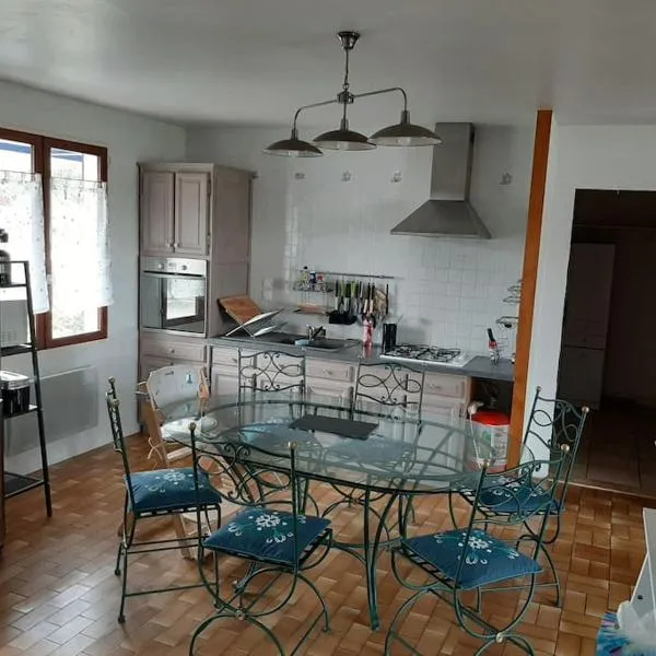 Maison lumineuse quartier calme la barre de monts, hotel v destinácii La Barre-de-Monts