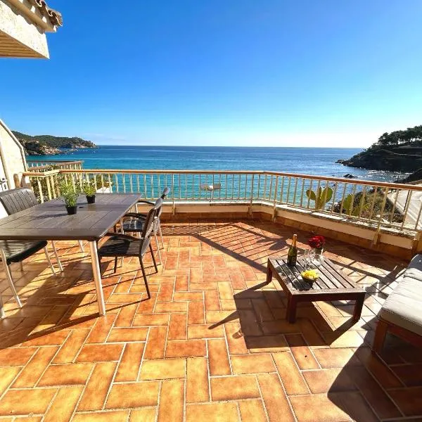 Charming apartment in La Fosca Beach, hotel u gradu Palamos