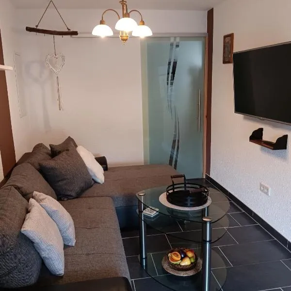 Ferienwohnung Schwarzenbergblick, hotel v destinaci Kelberg