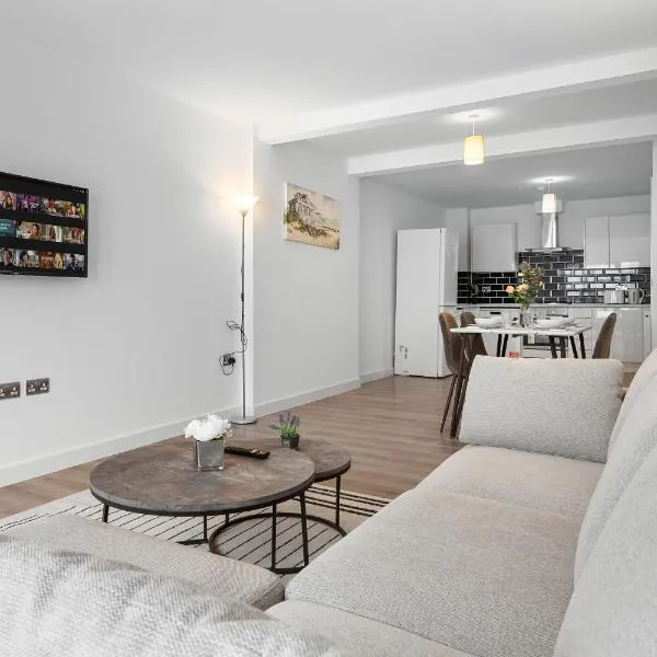 Spacious Sleep 14 1 min from Tooting Station MR3, hotel u Londonu