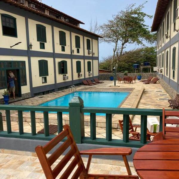 Flat frente mar no pero piscina halekai