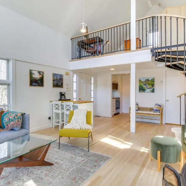 Dreamy Hudson Valley Cottage with State Park Views, hotel in Garrison
