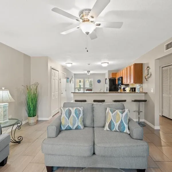 Cozy 2-Bedroom Condo in Prime Siesta Key Location, hotel en Sarasota