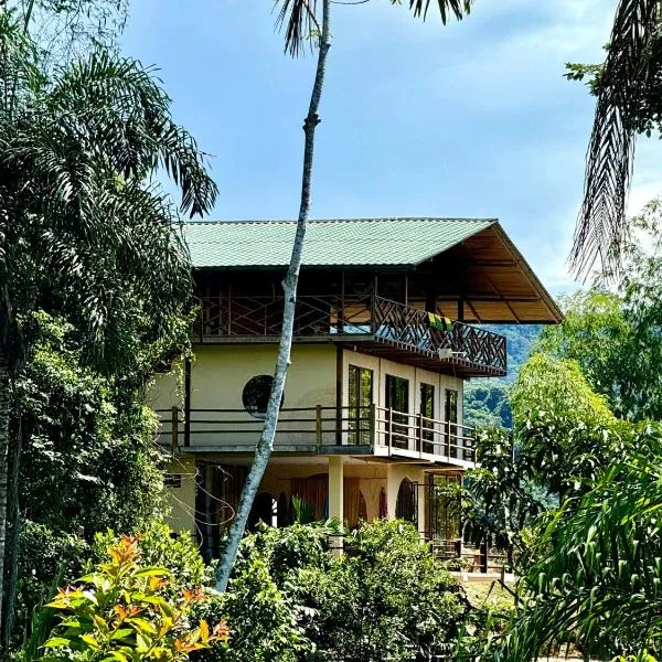 Wisdom Forest Lodge, hôtel à Carlos Julio Arosemena Tola