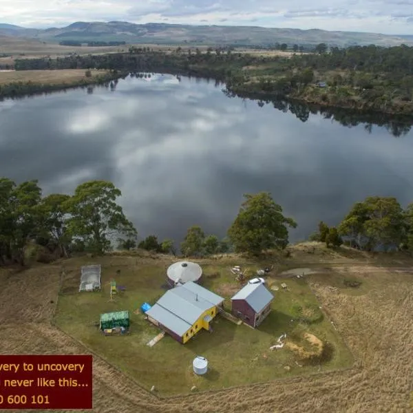 The Bunkhouse at camp Infinite、Fentonburyのホテル