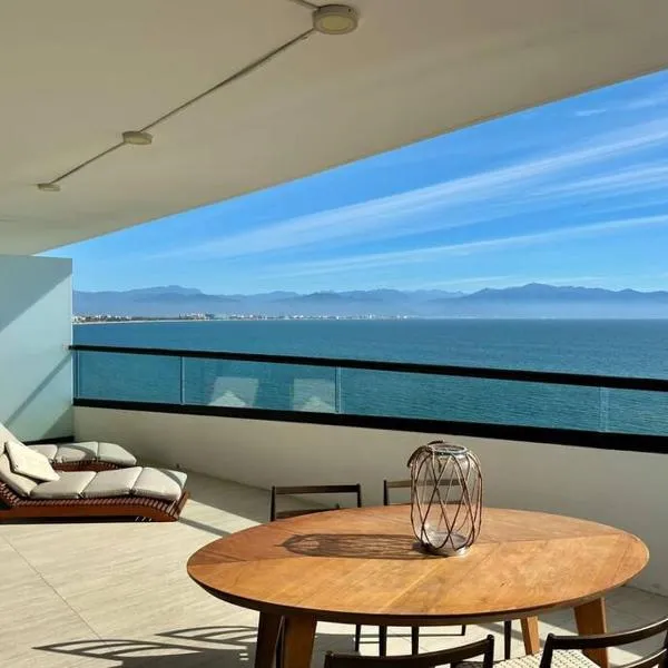 Oceanfront 3BR Condo at Narval Norte, Hotel in Bucerías