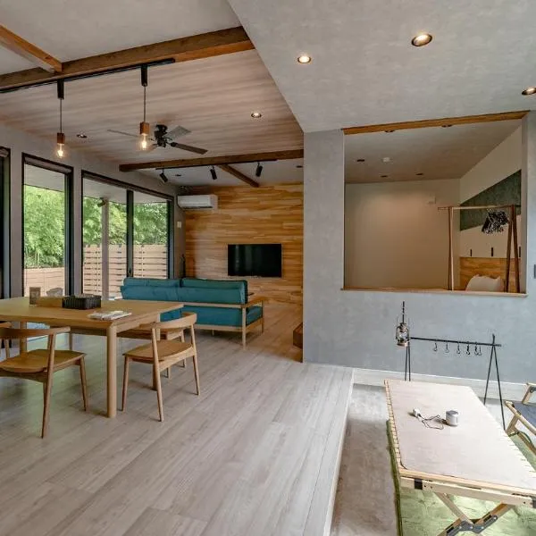 WAT RESORT 焚火とサウナBBQandリゾートヴィラ 高山、高山市のホテル