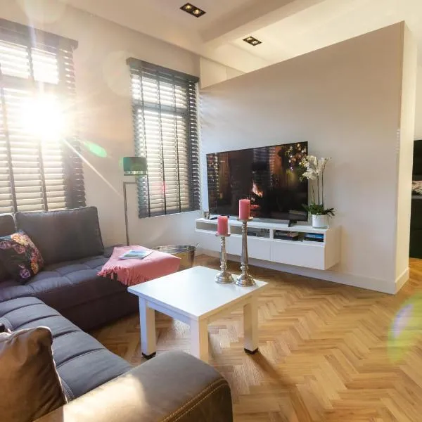 Spacious private apartement, 25min from Amsterdam, hotell sihtkohas Hilversum