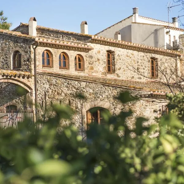Casa Baraldés, hotel u gradu 'Vilajuiga'