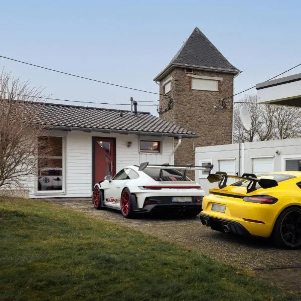 Racing-Chalet (Ferienhaus), ξενοδοχείο σε Meuspath