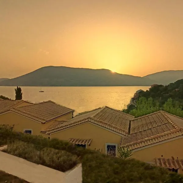 피스카르도에 위치한 호텔 KAMINAKIA Apartments - Adults only policy - Breathtaking sea views from every balcony - Sheltered on both sides by an evergreen cypress forest - A sun drenched, heavenly quiet, naturalistic oasis with a large swimming pool exclusively for guests' use