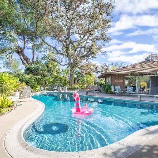 Nature Focused Villa Designed For Wellness, hotel v destinaci Fallbrook