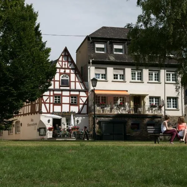 Alte Winzerschenke、ブルッティヒ・ファンケルのホテル