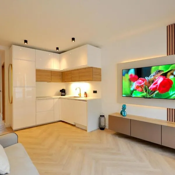 MONACO # MENTON - 6 PERSONS - 2 BEDROOMS - FULL RENOVATED - PRIVATE PARKING - HYPERCENTER - CLIM - BEACH AND SUn – hotel w Mentonie