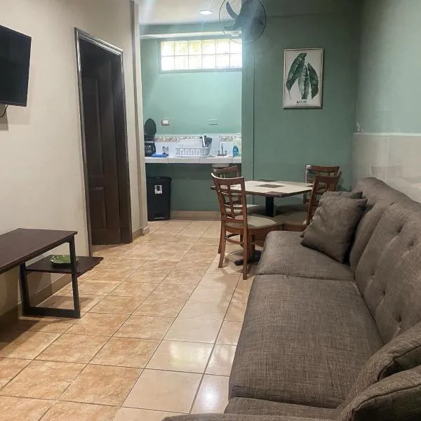 Suite Tau, hotel in San Pedro Sula