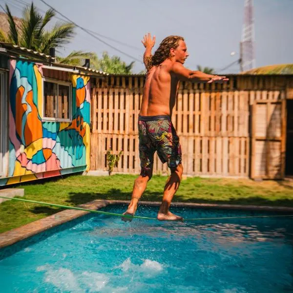 Green Belly Surf Hostel، فندق في El Paredón Buena Vista