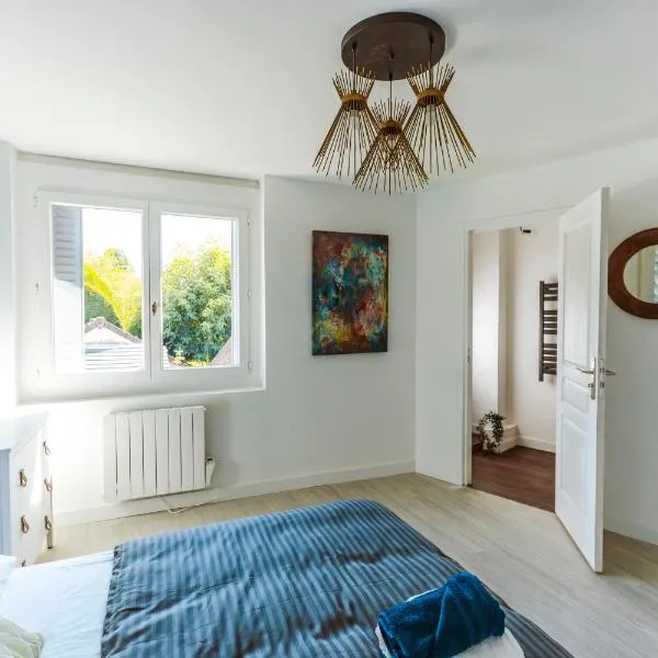 A1 Spacieux appartement 2eme etage, hotel in Évaux-les-Bains