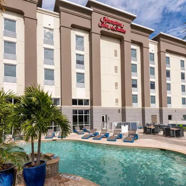 Hampton Inn & Suites Fort Myers-Colonial Boulevard, hotel di Lochmoor Waterway Estates