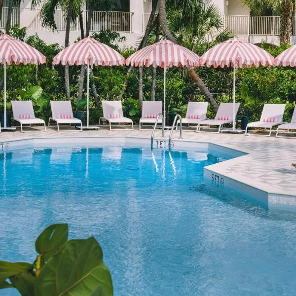 Hampton by Hilton Grand Cayman Seven Mile Beach, hotel in George Town