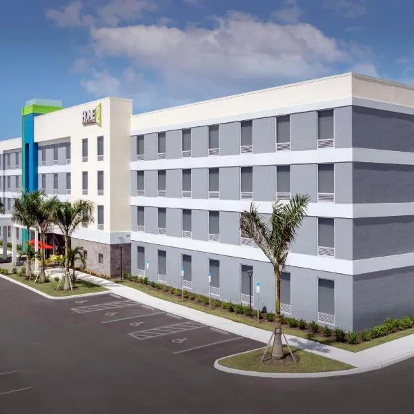 Home2 Suites by Hilton Fort Myers Airport, хотел в Форт Майерс