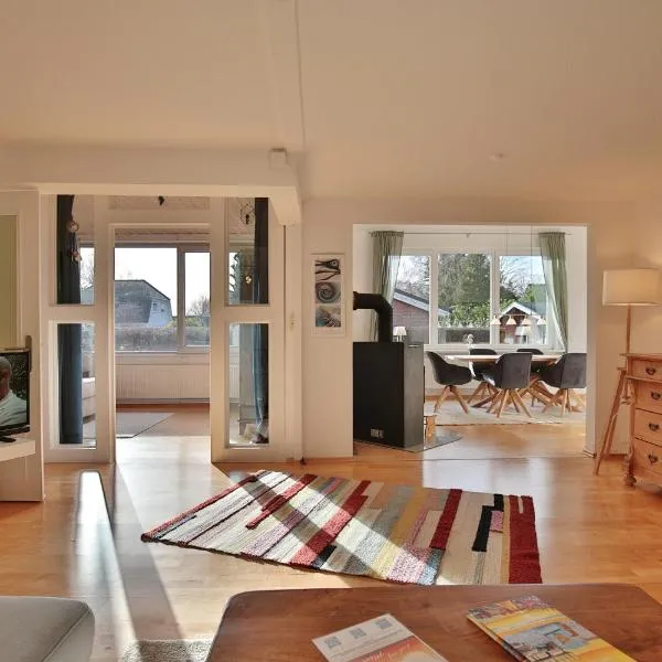 Ferienhaus Aalweg โรงแรมในนีนดอร์ฟ