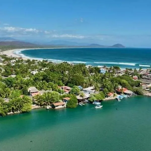 Casa Laud Chacahua, hotel v destinaci La Sabrosa