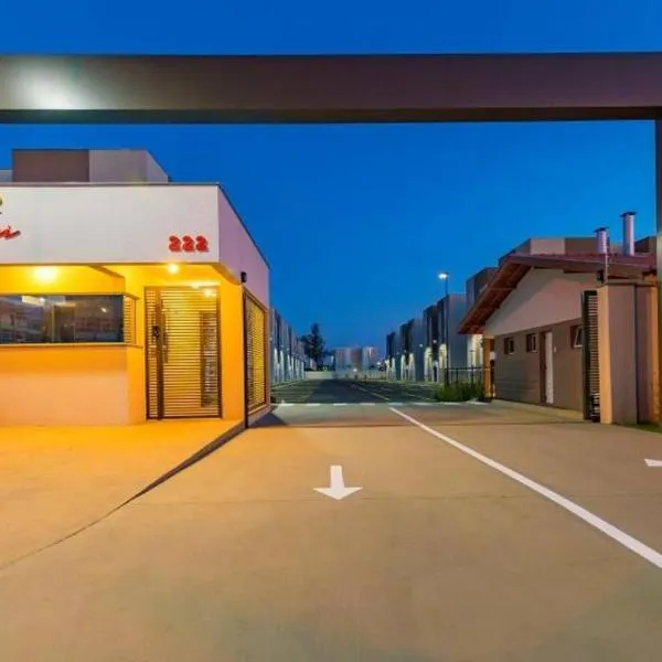 Solar Di capri - Lindo apto com AR CONDICIONADO e próximo ao parque NEY BRAGA EVENTOS, hotel v destinaci Cambé