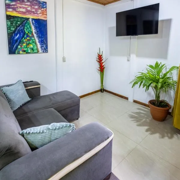 Casa kattleya, hotel en Tortuguero