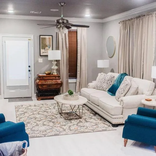 Country Cottage - Broussard, hotel in Broussard