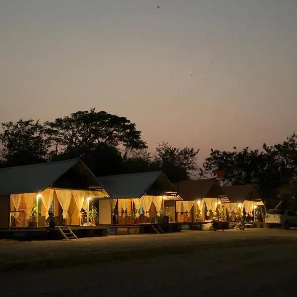 อิงน้ำท่าจีน (ท่าจีนรีสอร์ท), hotel di Suphan Buri