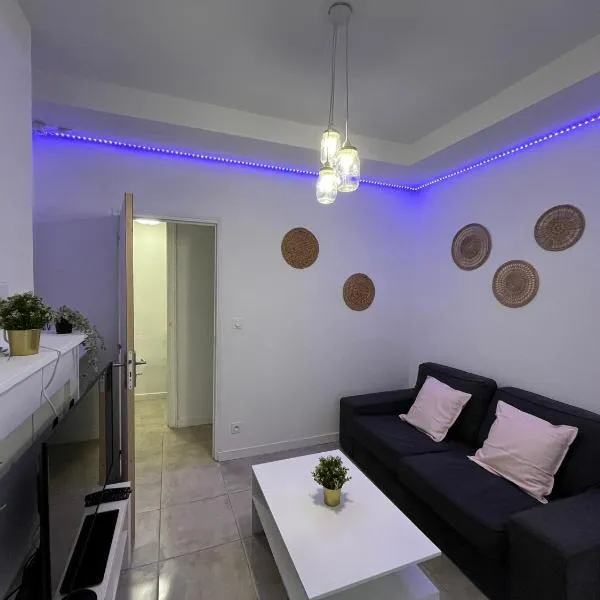 Gîte le charme citadin 55 m² avec extérieur, viešbutis mieste Vieux-CondÃ©