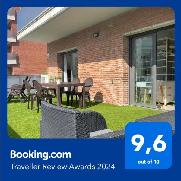 Solàrium con terraza a 5 minutos de la playa, hotel a Girona