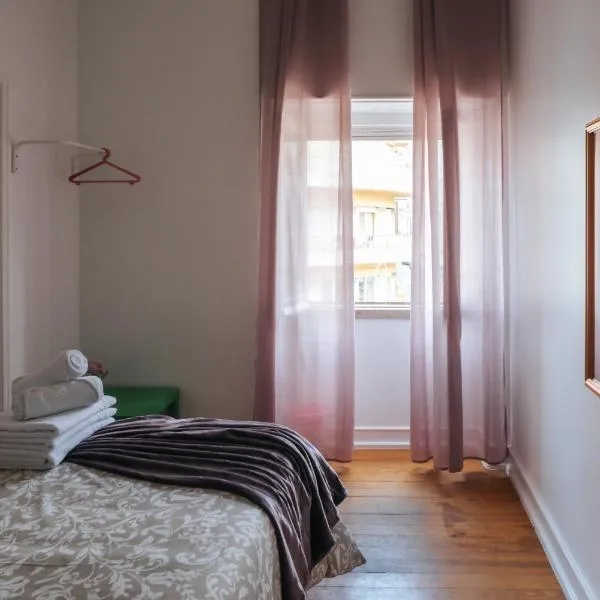 Daniela's Lisboa Central Room 303