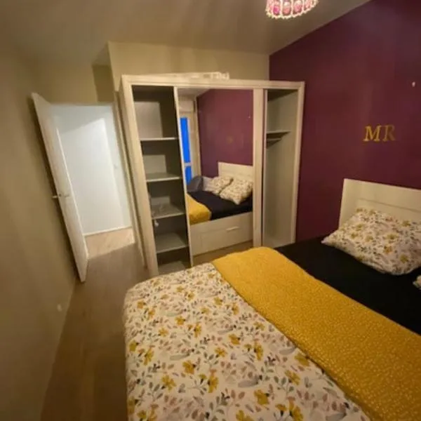 T2 entier Chambre+Salon+Cuisine, hotel v destinácii Les Ulis