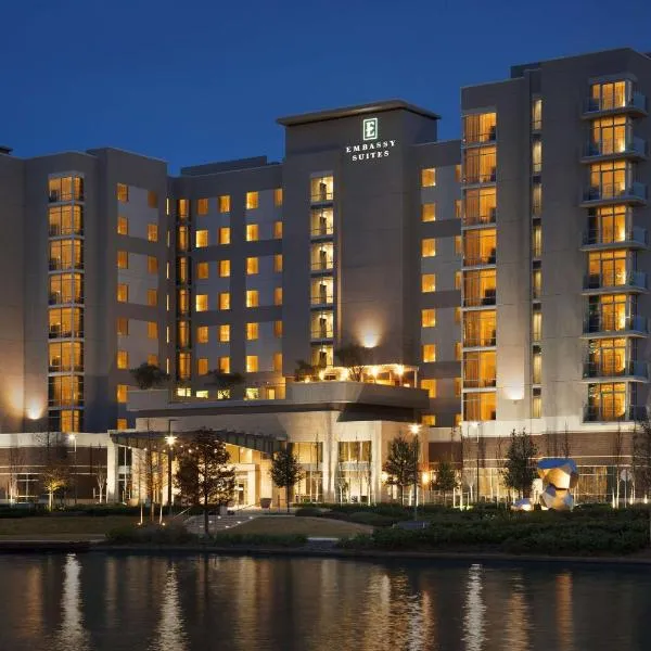 Embassy Suites by Hilton The Woodlands, hotel in The Woodlands