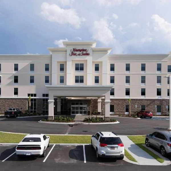 Hampton Inn and Suites Fayetteville, NC, hótel í Judson