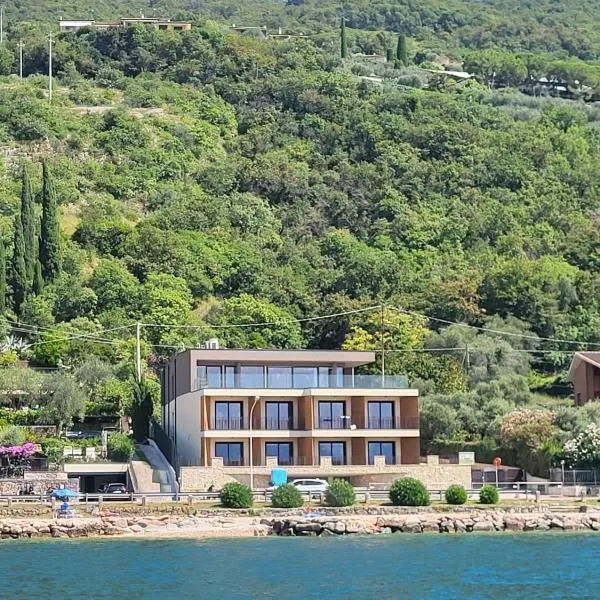 Attilio High Living Suites - Adults Only, hotel v destinaci Torri del Benaco