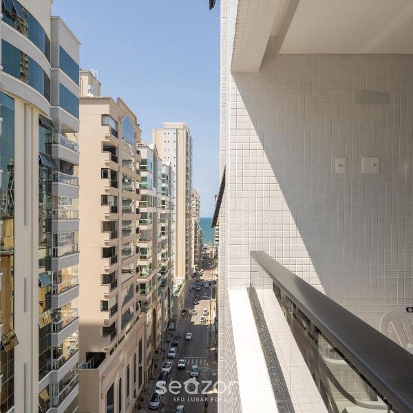 Apto 2Q c/ churrasq. 500m da Meia Praia ROT1001